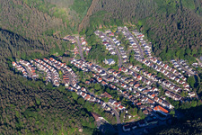 Hauenstein dans le département Rhénanie-Palatinat, Allemagne depuis l'avion