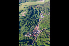 Oberschlettenbach dans le département Rhénanie-Palatinat, Allemagne du point de vue du drone