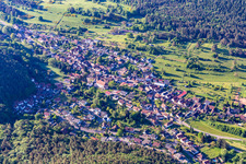 Birkenhördt dans le département Rhénanie-Palatinat, Allemagne d'un drone