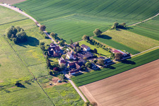 Vue aérienne de Vins et vins mousseux Däuwel à le quartier Deutschhof in Kapellen-Drusweiler dans le département Rhénanie-Palatinat, Allemagne
