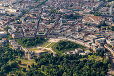 Vue aérienne de Jardin du château à le quartier Innenstadt-West in Karlsruhe dans le département Bade-Wurtemberg, Allemagne