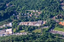 Vue aérienne de Filature de la société Wackher Textilveredelung GmbH à Ettlingen dans le département Bade-Wurtemberg, Allemagne