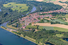 Vue aérienne de Estuaire de la Sauer à Munchhausen dans le département Bas Rhin, France