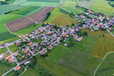 Vue aérienne de Quartier Burgweiler in Ostrach dans le département Bade-Wurtemberg, Allemagne