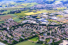 Vue aérienne de Rue Junker à Weingarten bei Ravensburg dans le département Bade-Wurtemberg, Allemagne