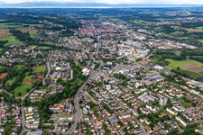 Vue aérienne de Centre des médias du district Ravensburg de l'école Humpis à le quartier Burach in Ravensburg dans le département Bade-Wurtemberg, Allemagne