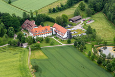 Vue aérienne de Maison de retraite et de soins infirmiers de Wespach à le quartier Unterstenweiler in Salem dans le département Bade-Wurtemberg, Allemagne