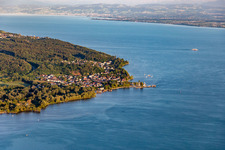 Vue aérienne de Quartier Unteruhldingen in Uhldingen-Mühlhofen dans le département Bade-Wurtemberg, Allemagne