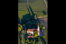 Vue aérienne de Prieuré cistercien du monastère de Birnau à le quartier Seefelden in Uhldingen-Mühlhofen dans le département Bade-Wurtemberg, Allemagne