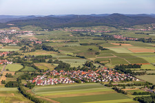 Barbelroth dans le département Rhénanie-Palatinat, Allemagne d'un drone
