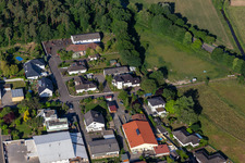 Vue aérienne de Rue industrielle à Rheinzabern dans le département Rhénanie-Palatinat, Allemagne