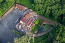 Vue aérienne de Train touristique et Muséotrain de Semur-en-Vallon, en Sarthe à Semur-en-Vallon dans le département Sarthe, France