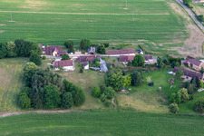 Vue aérienne de Les Ricosseries à Coudrecieux dans le département Sarthe, France