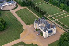 Le Domaine de La Pierre à Coudrecieux dans le département Sarthe, France vue d'en haut