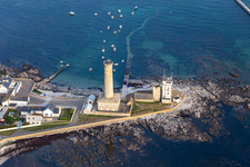 Photographie aérienne de Phare d'Eckmühl et le vieux phare de Penmarch à Penmarch dans le département Finistère, France