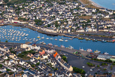 Vue oblique de Port de Guilvine à Treffiagat dans le département Finistère, France