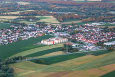 Vue aérienne de Station-service Netto et Avia à Gottfrieding dans le département Bavière, Allemagne