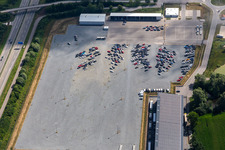 Vue aérienne de Maison de vente aux enchères de voitures Copart Deutschland GmbH à Pilsting dans le département Bavière, Allemagne