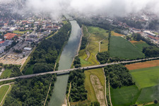 Vue aérienne de Ponts sur l'Isar à Landau an der Isar dans le département Bavière, Allemagne