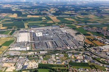 Usine BMW 2.40 à le quartier Höfen in Dingolfing dans le département Bavière, Allemagne d'en haut