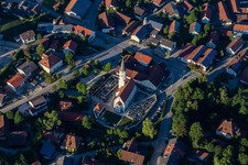 Vue aérienne de Église paroissiale Saint-Jean-Baptiste à Ruhstorf à le quartier Ruhstorf in Simbach dans le département Bavière, Allemagne