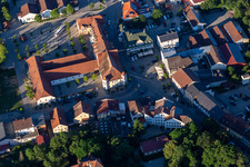 Vue aérienne de Marché inférieur à Arnstorf dans le département Bavière, Allemagne
