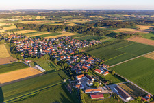 Vue aérienne de Quartier Pörndorf in Aldersbach dans le département Bavière, Allemagne