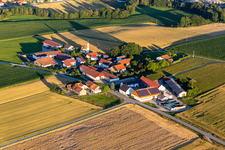 Vue aérienne de Quartier Freundorf in Aldersbach dans le département Bavière, Allemagne