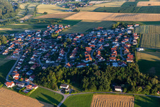 Vue aérienne de Quartier Schwaig in Aldersbach dans le département Bavière, Allemagne