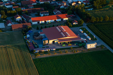 Vue aérienne de GEO Bavaria GmbH à le quartier Neusling in Wallerfing dans le département Bavière, Allemagne