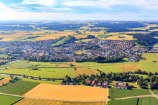 Vue aérienne de Vue de la ville depuis le nord-est à Frontenhausen dans le département Bavière, Allemagne