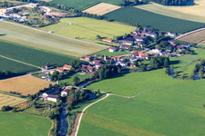 Vue aérienne de Quartier Witzeldorf in Frontenhausen dans le département Bavière, Allemagne
