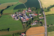 Vue aérienne de Quartier Loizenkirchen in Aham dans le département Bavière, Allemagne