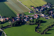 Vue aérienne de Quartier Witzeldorf in Frontenhausen dans le département Bavière, Allemagne