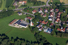 Vue aérienne de Saint Nicolas à Vilsbiburg dans le département Bavière, Allemagne