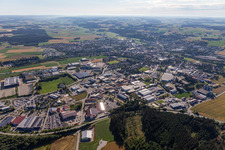 Vue aérienne de Zone industrielle de la Landshuter Straße à Vilsbiburg dans le département Bavière, Allemagne