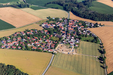 Vue aérienne de Quartier Hohenegglkofen in Kumhausen dans le département Bavière, Allemagne