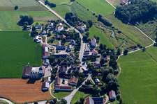 Vue aérienne de Quartier Hebramsdorf in Neufahrn in Niederbayern dans le département Bavière, Allemagne