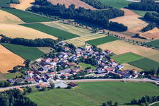 Vue aérienne de Quartier Hofendorf in Neufahrn in Niederbayern dans le département Bavière, Allemagne