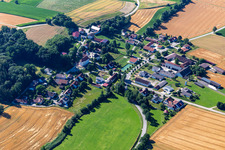 Vue aérienne de Quartier Veitsbuch in Weng dans le département Bavière, Allemagne