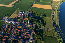 Vue aérienne de Église paroissiale de l'Assomption de Marie à Pondorf à le quartier Pondorf in Kirchroth dans le département Bavière, Allemagne