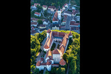 Pro Seniore Schloss Wörth à le quartier Hungersdorf in Wörth an der Donau dans le département Bavière, Allemagne d'en haut