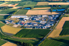 Vue aérienne de Dans le parc industriel à Wörth an der Donau dans le département Bavière, Allemagne