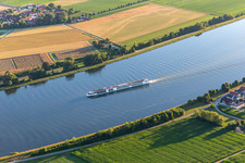 Vue aérienne de Croisière fluviale sur le Danube à le quartier Frenghofen in Bach an der Donau dans le département Bavière, Allemagne