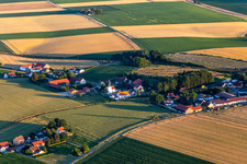 Vue aérienne de Quartier Ehring in Riekofen dans le département Bavière, Allemagne