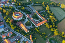Château Sünching à Sünching dans le département Bavière, Allemagne hors des airs