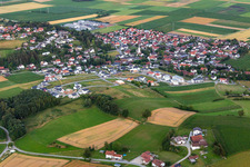 Vue aérienne de Moosthenning dans le département Bavière, Allemagne