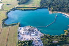 Vue aérienne de Gravière Karlsdorf-Neuthard avec KRK Karlsdorfer Rheinsand- und Kiesgewinnungs-GmbH à le quartier Karlsdorf in Karlsdorf-Neuthard dans le département Bade-Wurtemberg, Allemagne