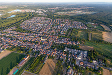 Enregistrement par drone de Lingenfeld dans le département Rhénanie-Palatinat, Allemagne