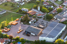 Vue aérienne de Kasper Wohndesign-Outlet GmbH à le quartier Niederlustadt in Lustadt dans le département Rhénanie-Palatinat, Allemagne